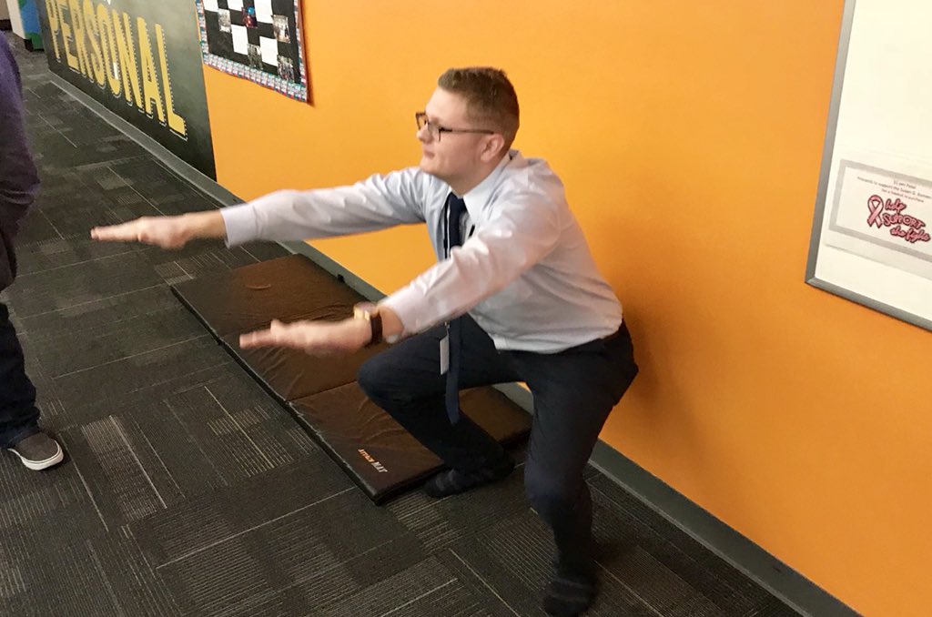 pflifestyle's tweet photo. RT AustinAvengers Leveraging Body Weight For Health With @KingSeanHere!!! #AwesomeATSD #PersonalTrainerDay #BodyWeight https://t.co/PG84XaCOpF