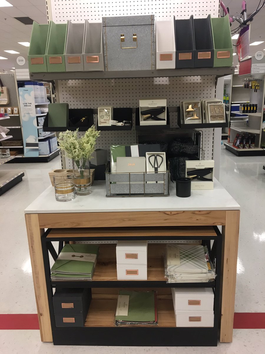 Shellbelle916's tweet image. Our guests are loving the Hearth and Hand shop, so it was time for a refresh!! #target1098