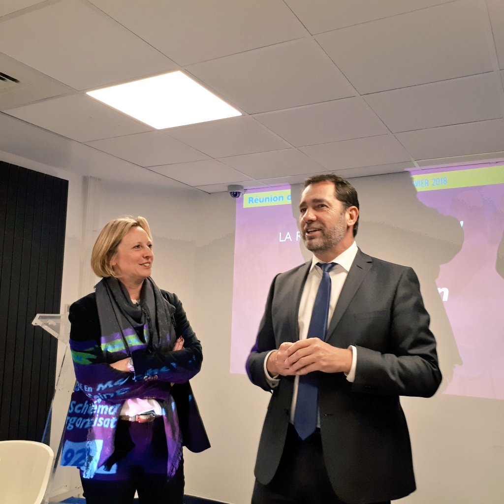 CCastaner's tweet photo. La référente @Sandrine_Engels des Hauts-de-Seine réunit ses animateurs locaux et marcheurs au QG d'@enmarchefr : Présentation de son équipe et de sa feuille de route pour 2018 ! Gardez cette mobilisation exceptionnelle ! #LaREM https://t.co/hf5uzbjWqU