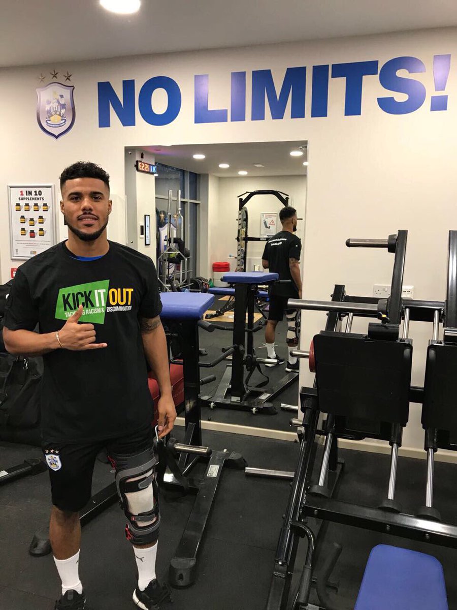 ekachunga15's tweet photo. Born in Germany, playing for the national team of the Republic of Congo and living and playing in England - I am an example of inclusion like many others as well.   Fight against racism and discrimination #KickItOut #Teamkaching #noracism 💪🏽💪🏻💪🏿💪#nolimits https://t.co/YYHrYsRISD