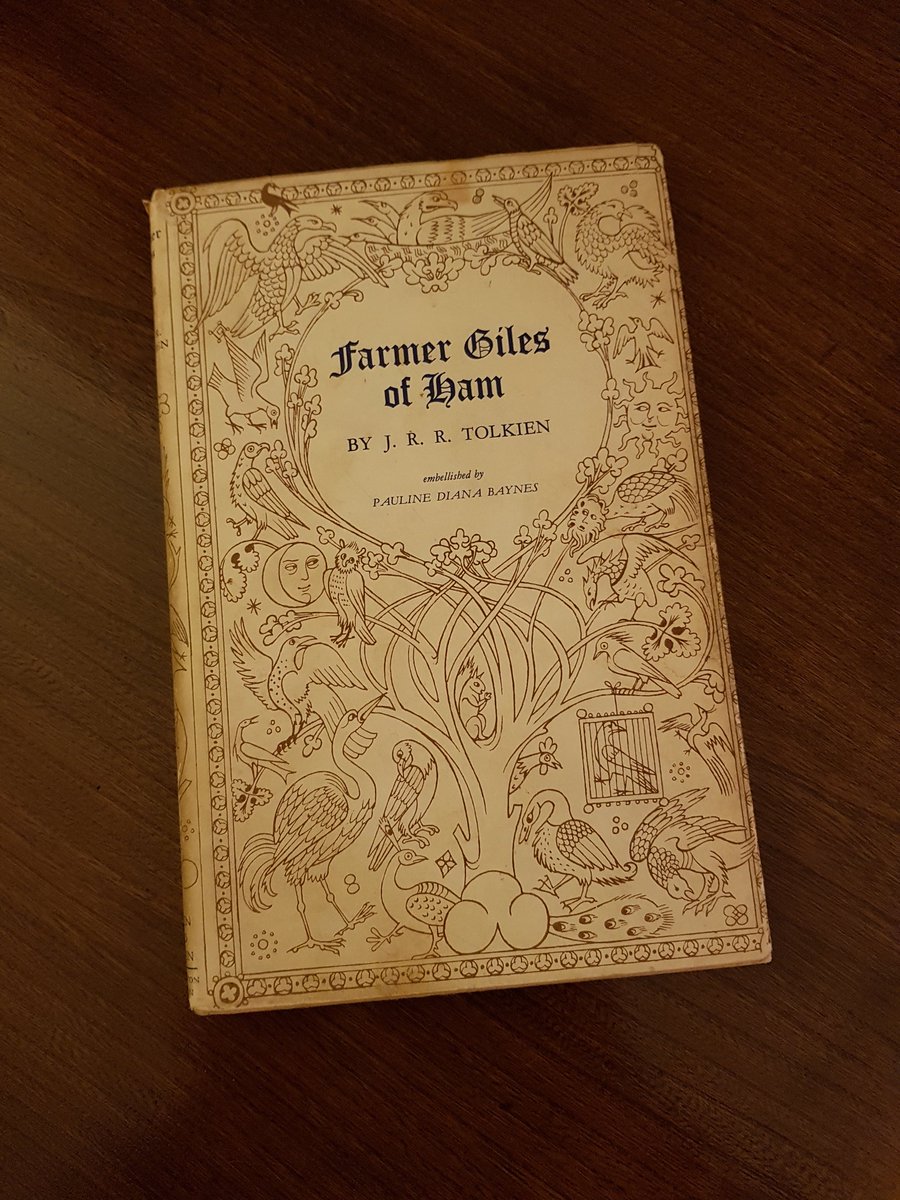 Ashley_james74's tweet image. Just received this as a late crimbo present. Very cool. #Tolkien #bibliophile