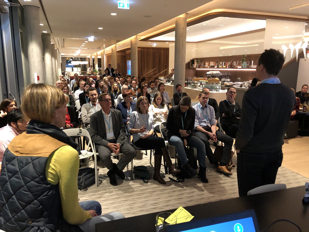 steffikieffer's tweet photo. Volles Haus beim Design Thinking Meetup @steelcase mit @tmberlin und Jennifer Heier #dtmuc @dt_muc https://t.co/70sSEp3oWJ