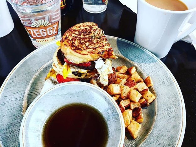 zeggzeggz's tweet photo. Take a look at these great snapshots from #ZEGGZ satisfied customers ☕️🥓🍳🥞 

Follow us on Instagram (@zeggz) and share your delicious food, too! #BrunchEveryDay #brunch #bestbrunch https://t.co/tgrcc5jAwz