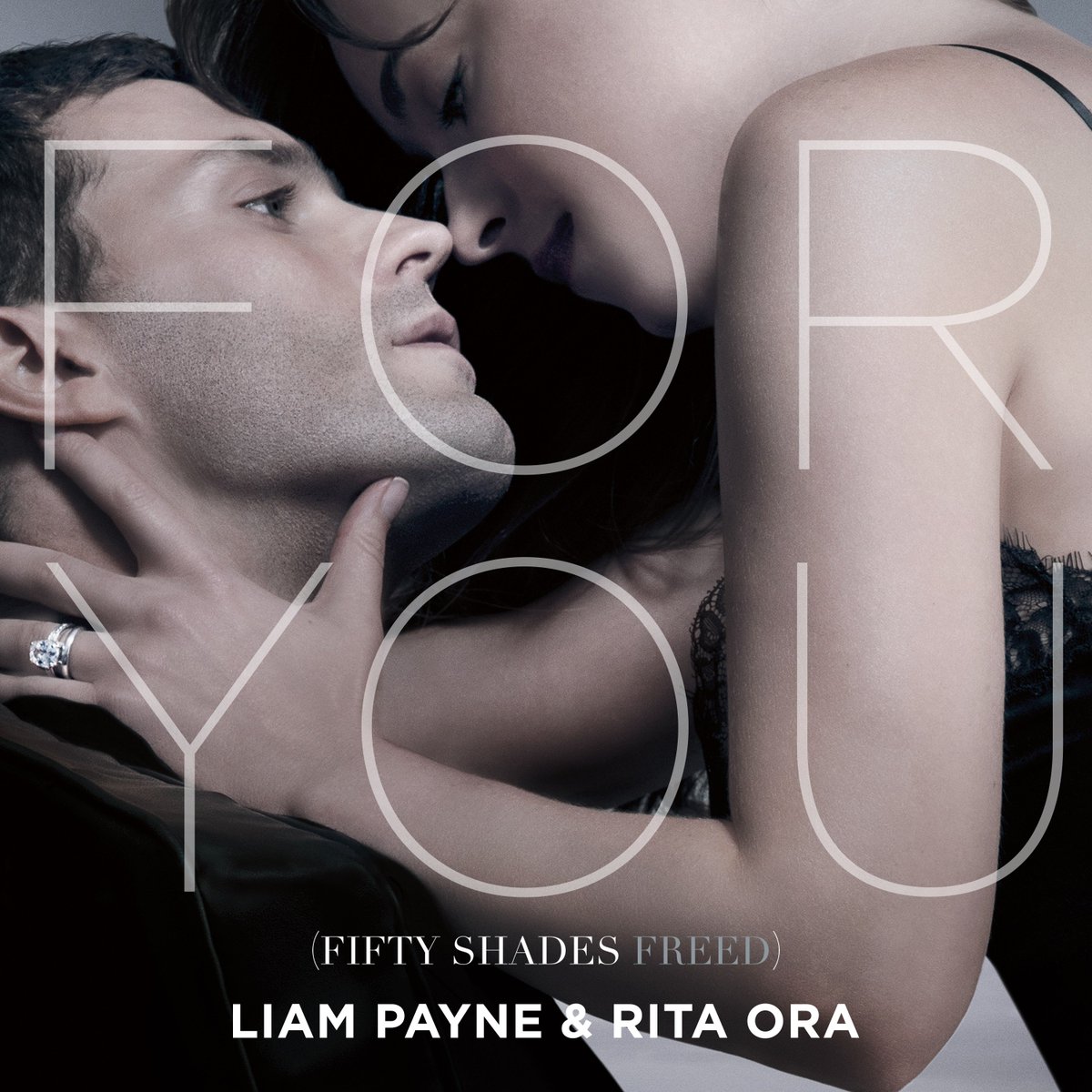 exaoaxaca's tweet photo. YA suena en @exaoaxaca lo nuevo de @LiamPayne y @RitaOra se llama “For You (Fifty Shades Freed)”, el primer sencillo del Soundtrack oficial de la esperada película, “Cincuenta Sombras Liberadas”.#MusicaNueva #PrimeroEnExa 😍😅 https://t.co/JSNodzlPJ9