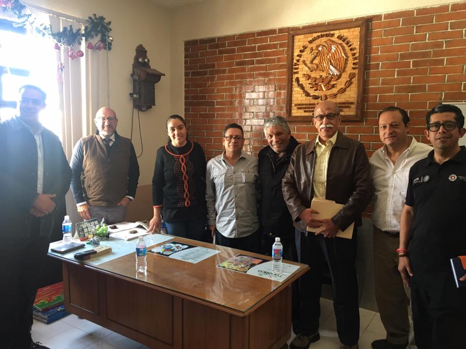 inahedomex's tweet photo. Reunión en la que se acordó el inicio para la reconstrucción del Templo de Nuestra Señora de Tonatico. Fotografías del Arqueólogo Luis Antonio Huitrón Santoyo
#INAHs19 #RecuperemosPatrimonio #EDOMEX https://t.co/VvU2wsmy5a