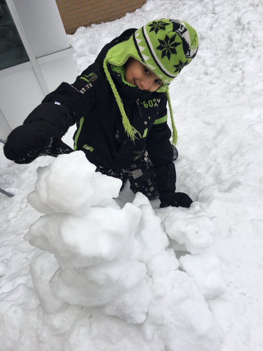 MrsMTLC's tweet photo. Fun in the snow today, building and making with @k4Rockets #rpsisawesome https://t.co/cgj2690rrl