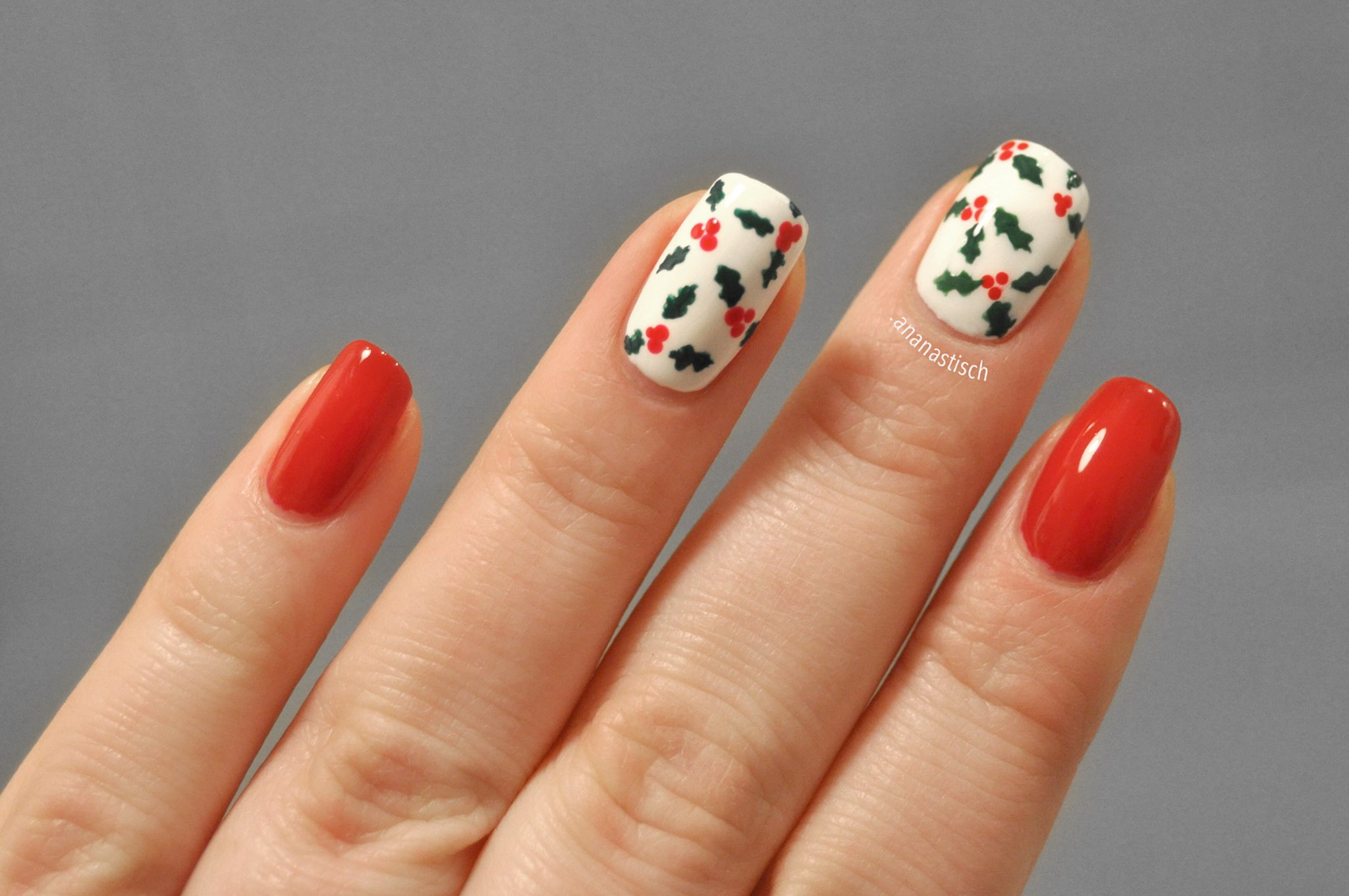 Holly nails 2024