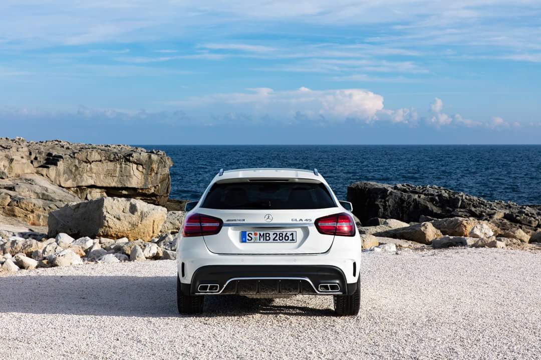 MercedesBenzPY's tweet photo. Visión de un sueño de verano.  #GLA45 #Summer #TheBestOrNothing https://t.co/LHc20PU3yV