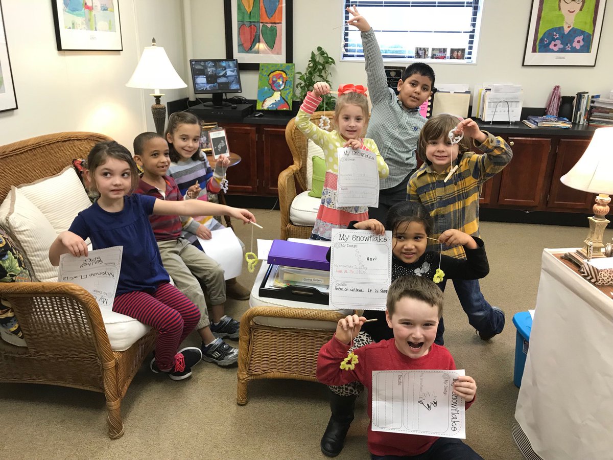 jean_jaudon's tweet photo. Some K visitors dropped by my office today sharing their science projects with me! #donohodays https://t.co/Bk99aWmHNM