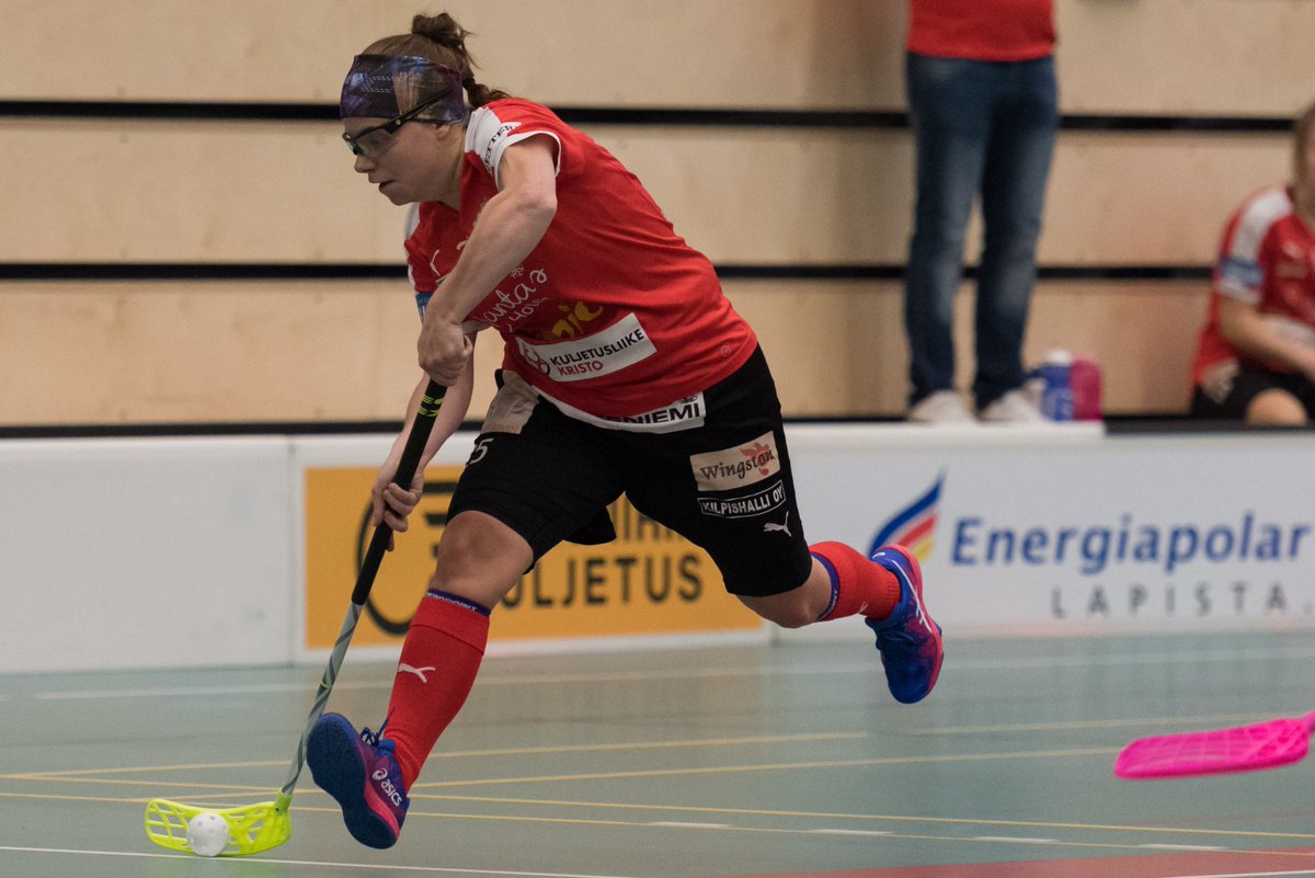 Lauantaina on naisten divarissa jälleen sankarin viittaa tarjolla. Kuka on valmis ottamaan roolin vastaan. Naisten edustuksen ottelu lauantaina Ounasrinteen liikuntahallilla kello 17.00 ja vastassa Mikkelistä <a href="/HatsinaNaiset/">Hatsina N1</a> . <a href="/NaistenSB/">Naisten salibandy</a> #salibandy <a href="/RoiTapahtumat/">Rovaniemi tapahtumat</a>