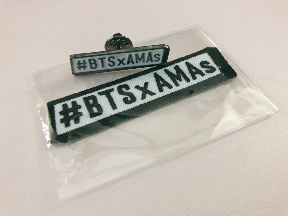 bigassweeb's tweet photo. Remember the pins &amp; patches from #BTSxAMAs ?

I’m giving away a set of them. All you have to do is RT this tweet and I’ll pick a random winner in a few days.
*Shipping will be paid for by me. 

For ARMYs worldwide. 
@BTS_twt https://t.co/DB6Cd8XHxR