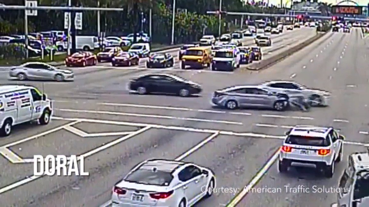Video of Florida's worst red-light runners of 2017 is released bit.ly/2mjB7kJ https://t.co/ifIiEtgsFh