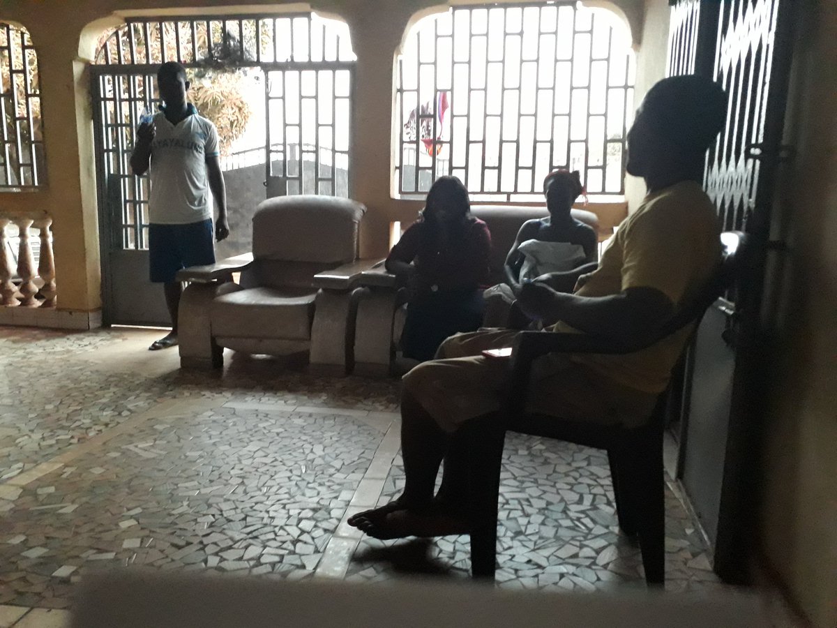 Guin_Audacieuse's tweet photo. #Matoto2018.
Dans notre exercice de portes à portes, une sage citoyenne a dit:
"Le jeune qui gouverne doit s'asseoir à la table des grands". A méditer
Bonne soirée à vous!
#La_Guinee_Audacieuse
@domani_dore @bethiomoca @bahoro09 @AlexisAdimi @AlbertMamadouno https://t.co/8vsQEQhzeP