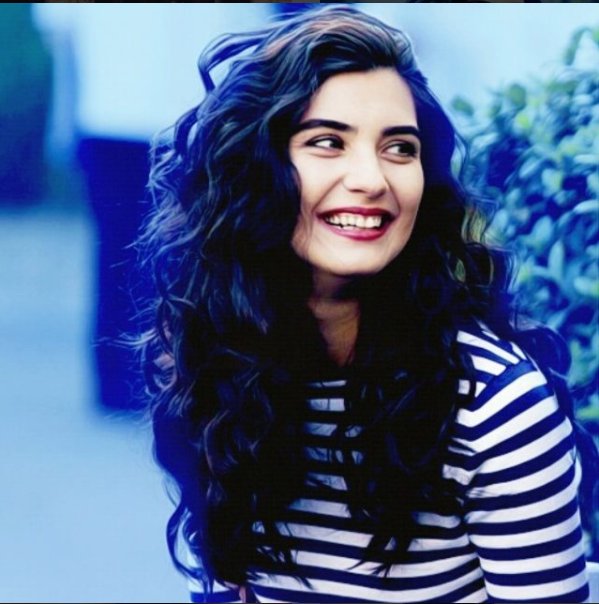 sura142's tweet photo. beautiful ❤️ ❤️❤️ @kivanctatlitug @TubaBustun #TubaBüyüküstün #KivançTatlıtuğ https://t.co/B4afpe3LoL