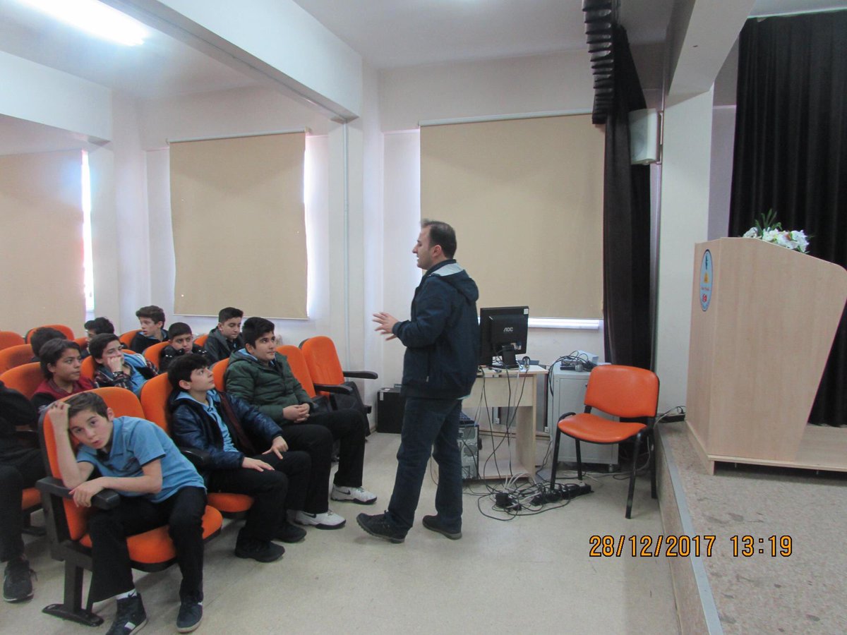 Okul Gezi Programları amaçlı, bu ay Ümraniye Asiye Ağaoğlu Anadolu Lisesine gezi düzenlendi. Son yıllarda yüzde onluk başarı sıralamasına çok yaklaşan başarılı Anadolu liseleri arasına adını yazdıran bir okul gezi ve etkinliğini sekizinci sınıf öğrencilerimiz ile gerçekleştirdik.