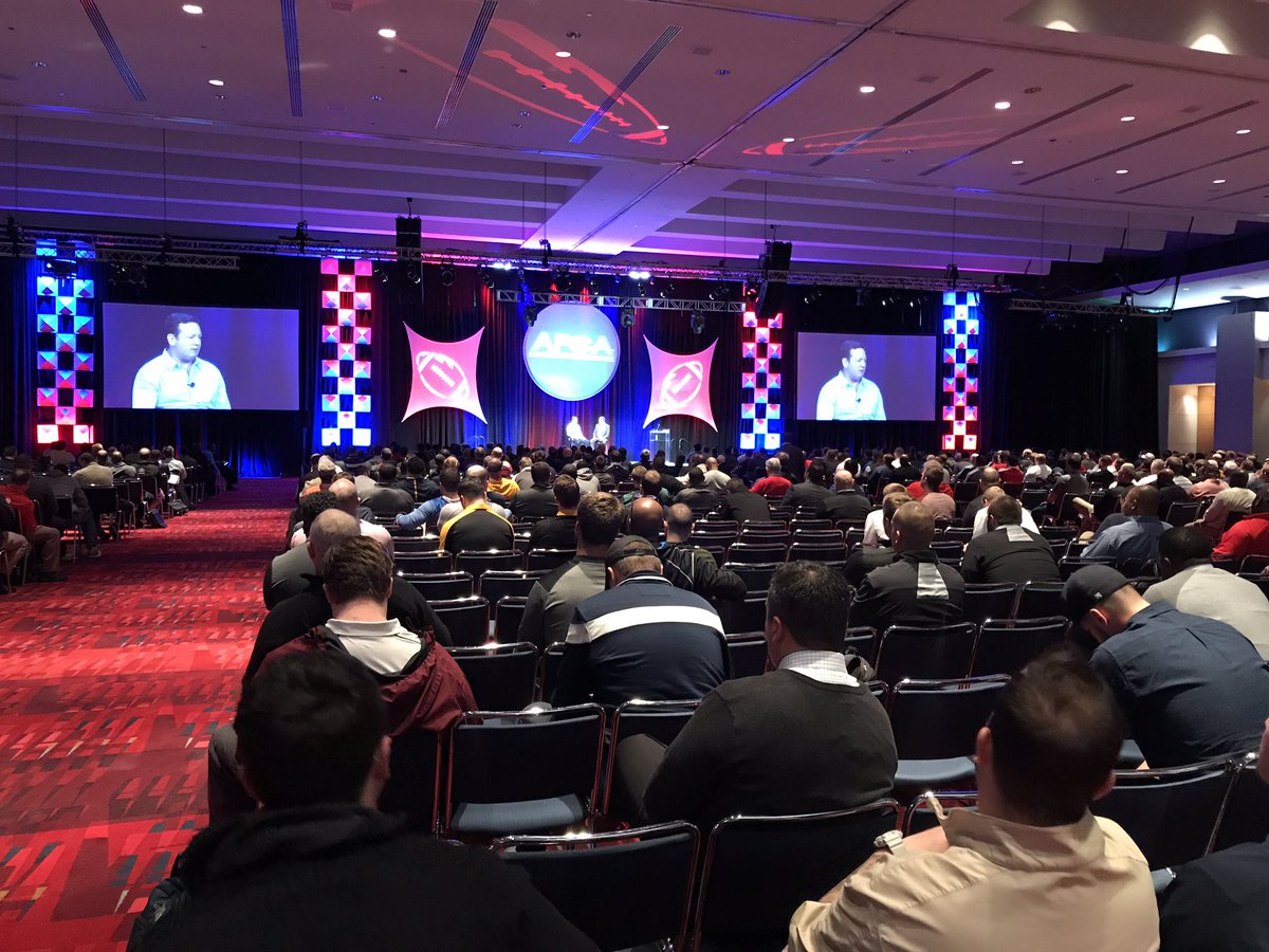 FootballScoop Staff on Twitter "Bob Stoops speaking at the AFCA