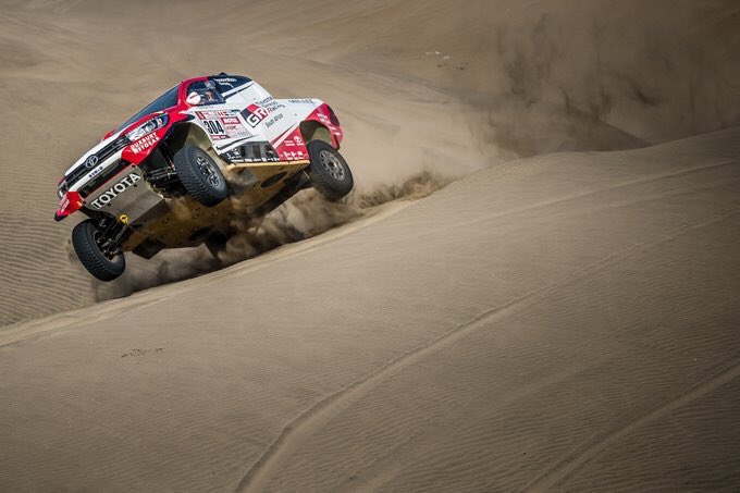 TheRealGiniel's tweet photo. Very hard stage today! Got 3 punctures with no wheels left and stuck very bad for a long time. Hopefully tom will go better! #dakar 2018 #teamhilux https://t.co/PmVrVC73kb