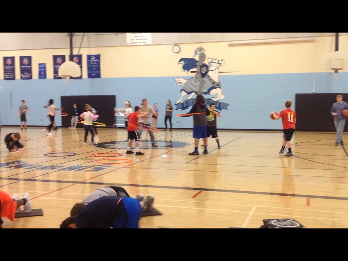 Jeanbvoms's tweet photo. 3000 Rep Challenge!  Perfect start of the semester PBL. Thanks Jo Bailey for posting it. @OMSKnights @BVPhysEd #physed https://t.co/GKJHyjIb95