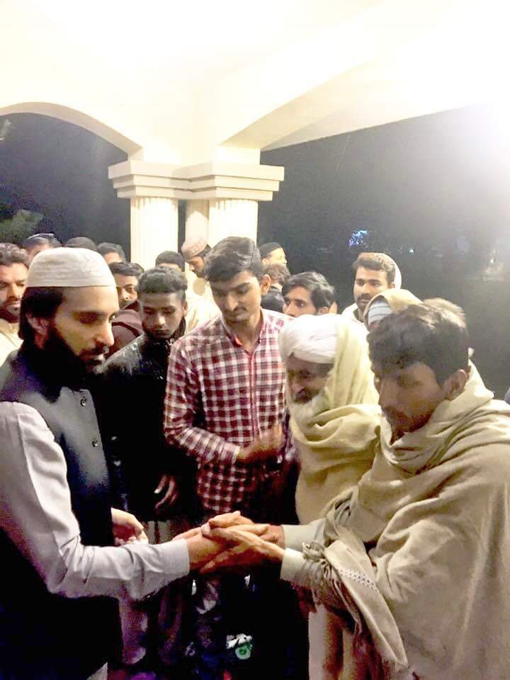MianUmarBukhsh1's tweet photo. صاحبزادہ میاں محمد عمر بخش سجادہ نشین مرکزی دربار عالیہ کھڑی شریف کی متعلقین دربار عالیہ سے ملاقات۔ https://t.co/YHY74exEhc