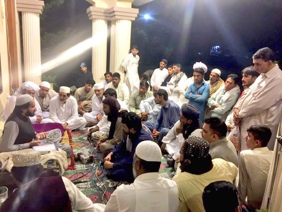 MianUmarBukhsh1's tweet photo. صاحبزادہ میاں محمد عمر بخش سجادہ نشین مرکزی دربار عالیہ کھڑی شریف کی متعلقین دربار عالیہ سے ملاقات۔ https://t.co/YHY74exEhc