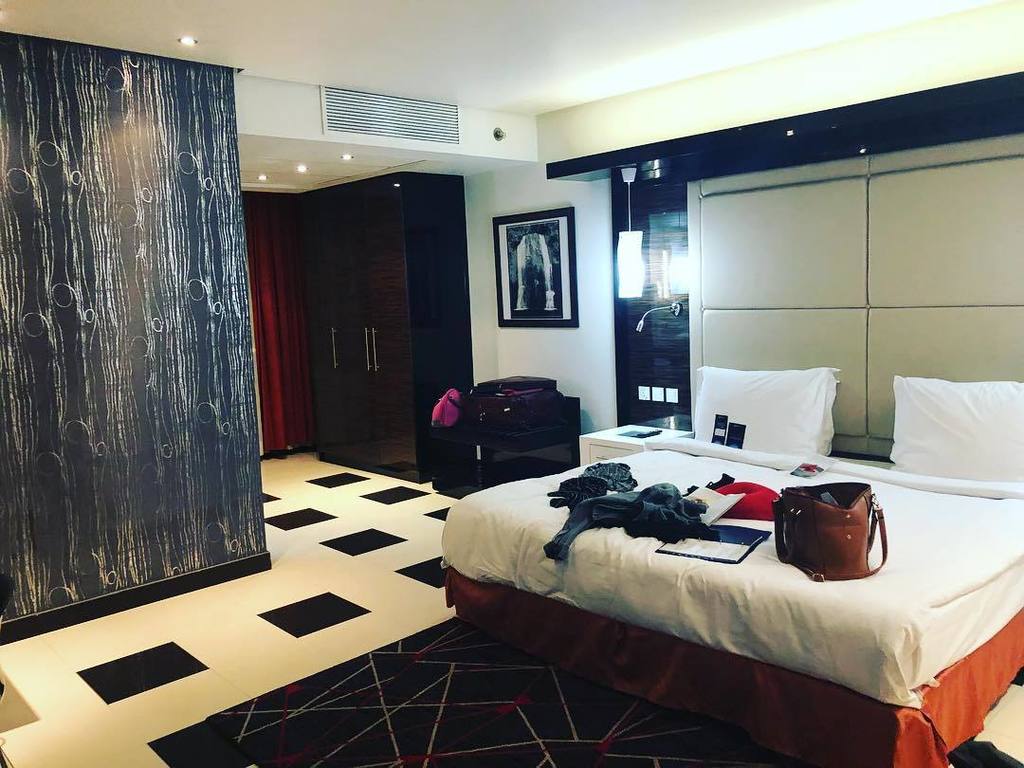 kay_malela's tweet photo. The dif between when I travel for work and when I travel for pleasure!!!
(This is for work😁😛)😝
#loveyourlife❤️ https://t.co/DZ63UbnHhk https://t.co/NL4Ck6zYoJ