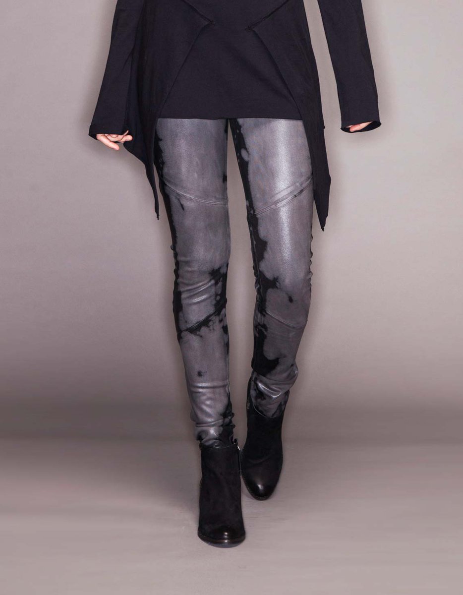btcelements's tweet photo. Top 5 January clearance customer picks... finally .... #1 BEST SELLER: The Ballast Coated Subway Pant made from organic cotton with sheen coating and tie-dye technique. #madeinla #capsulewardrobe #ecofashion Enter code: JAN2018 for 40% off SALE at https://t.co/00jcsgazTU https://t.co/1VUjIC2Ecv