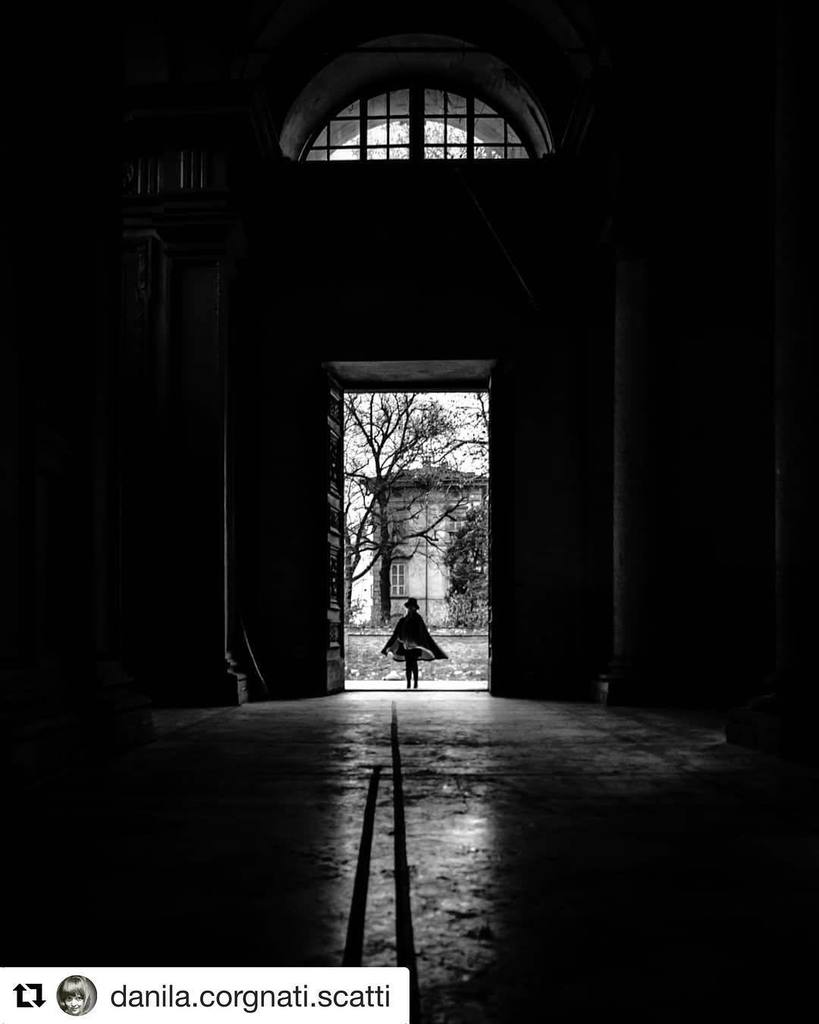 Dove siamo? Chiediamolo a <a href="/danila/">DANILA</a>.corgnati.scatti che è l’autrice della foto...anche se un’idea ce l’abbiamo 😉 Buonanotte Igers! #igerspiacenza #piacenza #blackandwhiteisworththefight #blackandwhitephoto #blackandwhiteonly ift.tt/2FmS7OT
