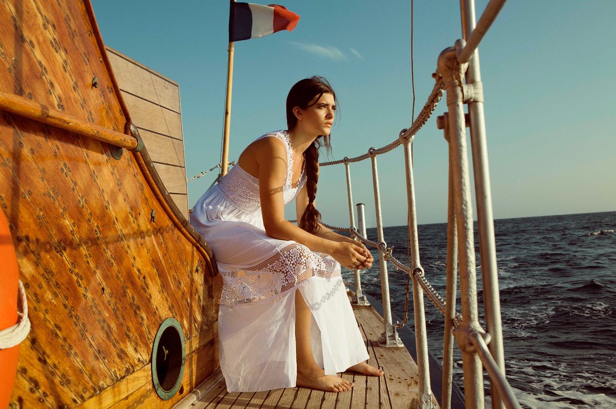 I saw that my life was a vast glowing empty page and I could do anything I wanted. #charoruizibiza #freshness #purebeauty #bohostyle #ibicencandress #ibiza #shoponline