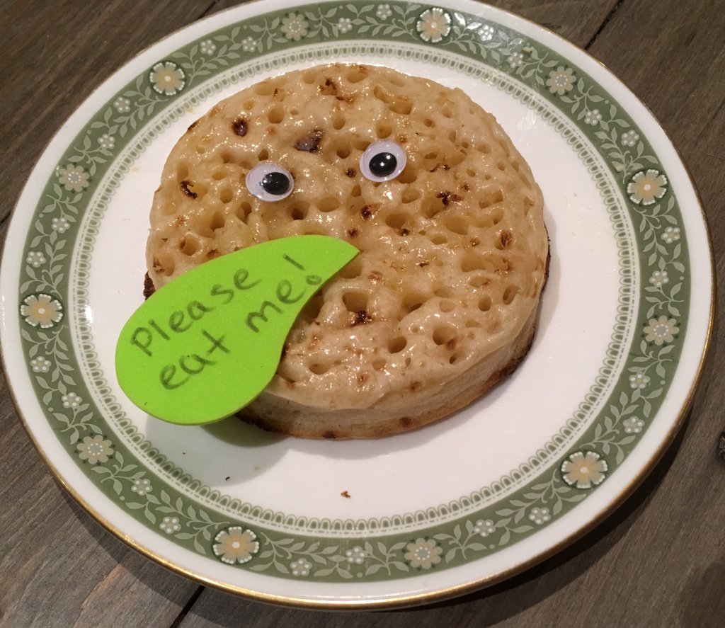 Meal times in our house!  The Crying Crumpet: holdingthebabyblog.wordpress.com/2018/01/09/mea…