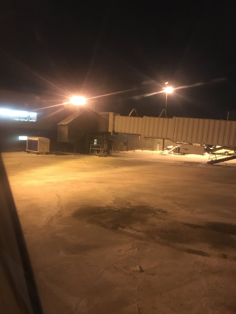 b_d_b_14's tweet photo. @united Still sitting at gate take off time of 8:10 for 6:55 flight but only 38 min delay and already departed? 🤔 https://t.co/FFa8jPBJGr