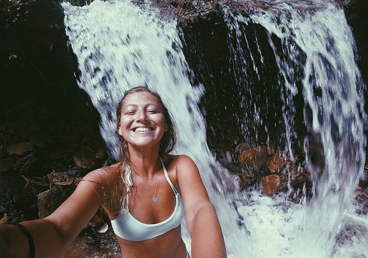 Hang in there! Less than ✌🏼weeks until we are reunited with our sisters! Registration closes tomorrow night! #greatwomengogreek