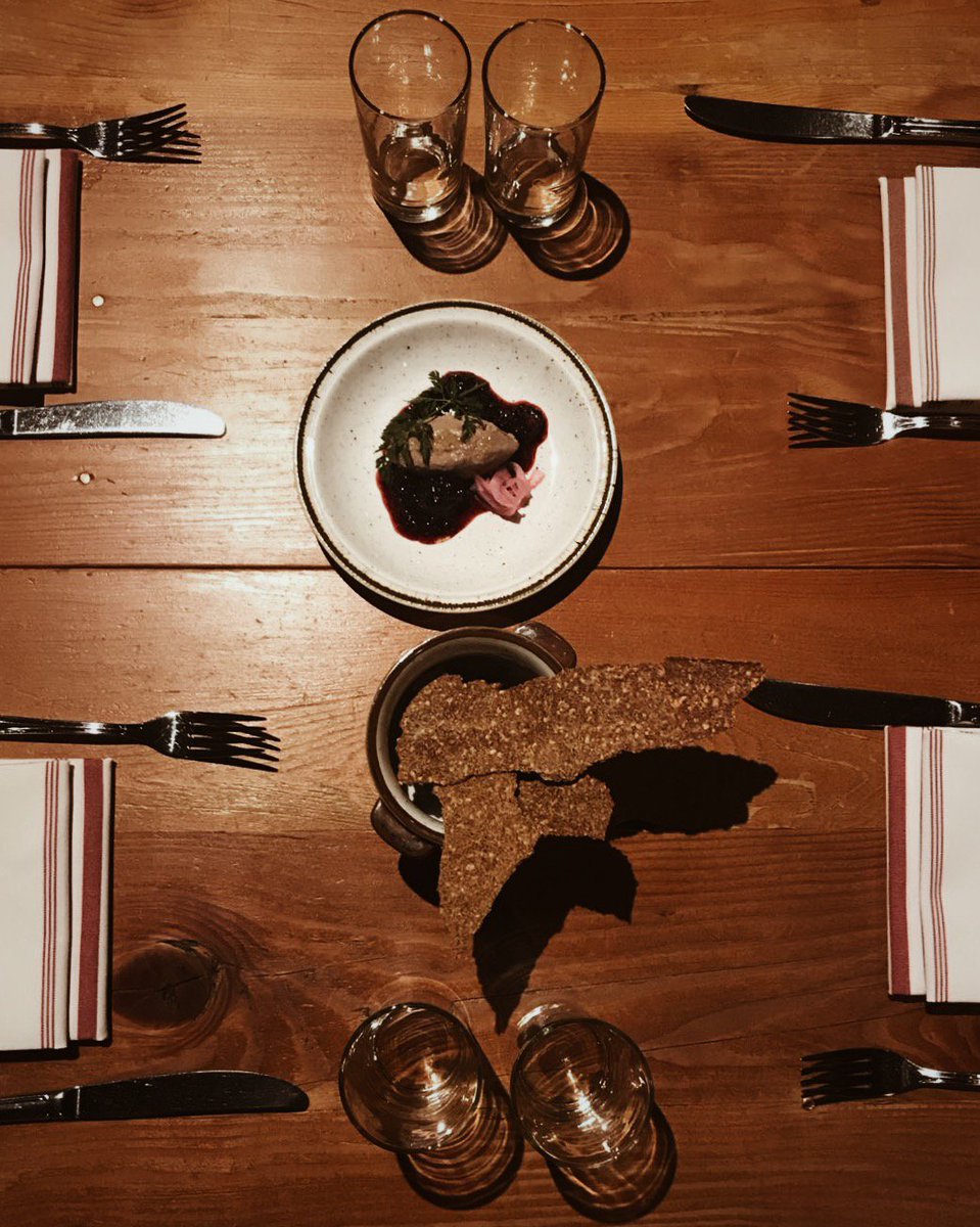 pourhouse_van's tweet photo. Tectonic #PourhousePlates ~ concerning menu movement & the shaking up of things.
The ๐ Bison Heart Pรขtรฉ. Juniper & Clove-spiced Two Rivers Specialty Meats Bison, Blackberry Jam, Pickled Red Onions, House Made Flax Crackers.
#PourhouseVancouver | #Plainandfancy fare in #Gastown. https://t.co/hZT2zrCriV