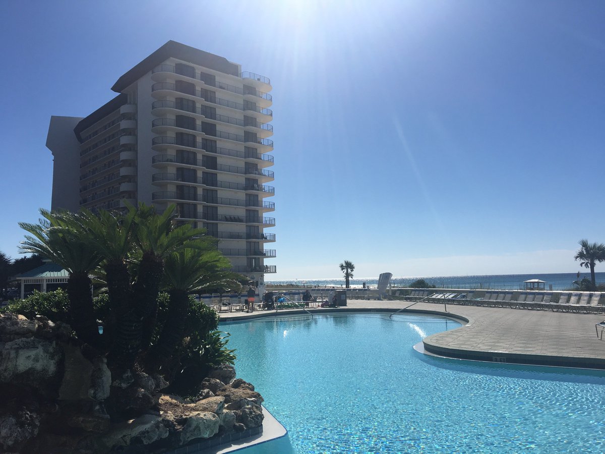 ResortsPCBeach's tweet photo. Beautiful days are normal here! ☀️ #gointothebeach #edgewaterbeachresort #visitPCB #realfunbeach https://t.co/u9viq3hz42