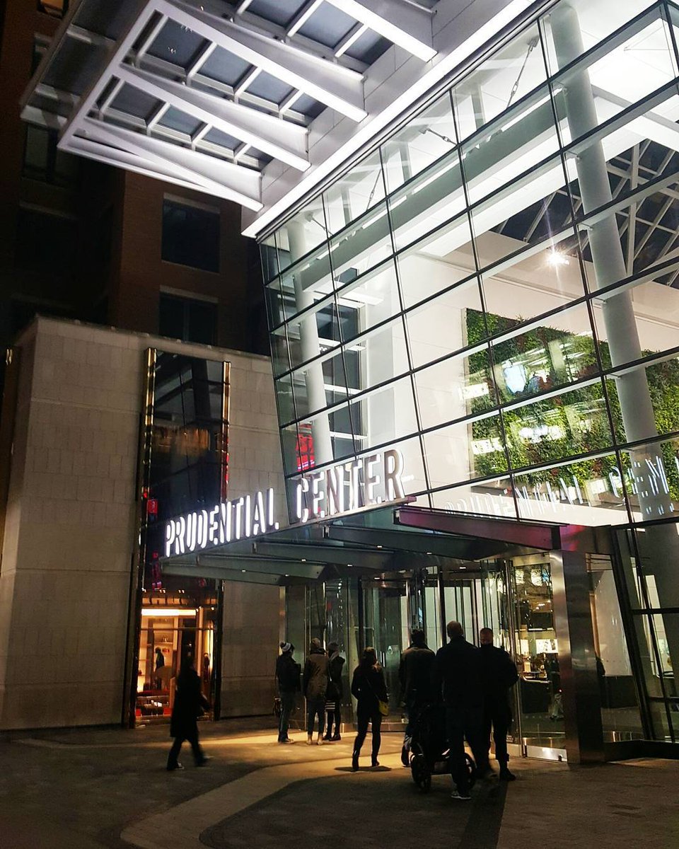 Feed your appetite after a busy day of exploring The Pru and Copley Square...all without stepping outdoors!🙌  

📸: nelsonian90