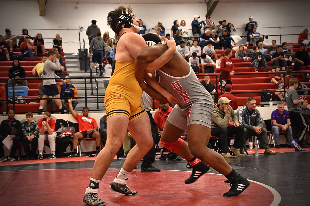 CopelandImage's tweet photo. Second day of the Geary Tournament! Sandites still going strong! #wrestling #Gearytournament #photography @SanditeWrestlin https://t.co/lWXrJ5koLM