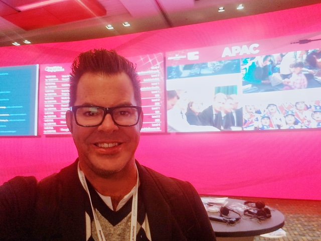 edgefactory's tweet photo. Our CEO Brian Cole is on site at the Professional Convention Management Association Convening Leaders Conference 2018 in Nashville, Tennessee! Brian Cole appears in front of βThe Mixβ, a dazzling display, powered by Freeman. #PCMACL18 #FreemanCo #ConveningLeaders #edgefactory https://t.co/dZEz67z1op