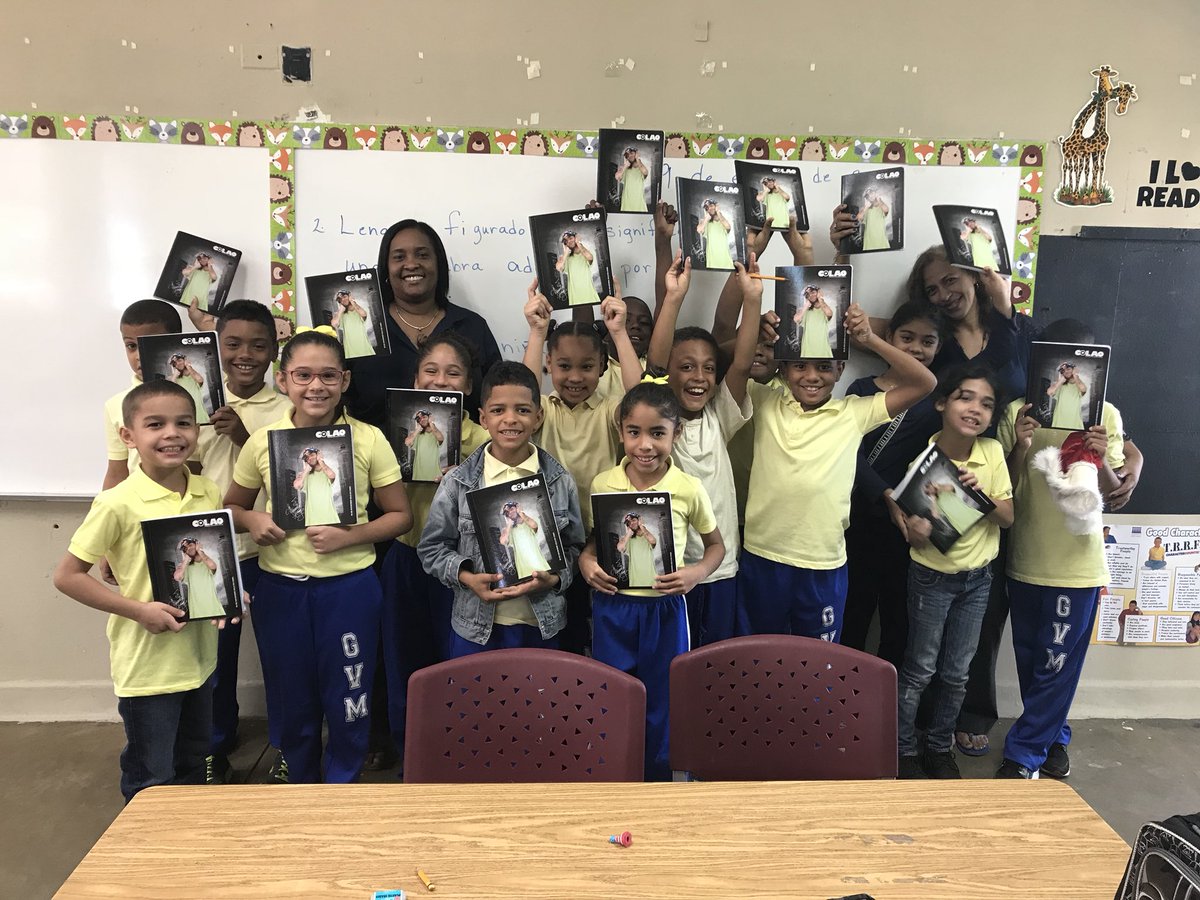 Gvm50Ortiz's tweet photo. @caribbeancinepr regaló a nuestros estudiantes libretas para el re inicio del Semestre.Gracias por aportar a la sonrisa de los niños. @ritabarretodire @SecEducacionPR @ricardorossello @AidaSanchez1234 @MurielEdda @meli_pr @PoupartDemelis https://t.co/HBUJGGBbWg