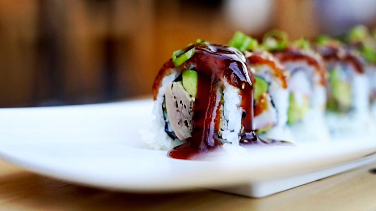 #rooftop + #food + #Drinks ?!=Our indoor garden lounge and heated enclosed rooftop view is perfect for any occasion: wedding parties, corporate events, reunions, birthday parties, and more! We have catering services available with open bars, passed hors d'oeuvres, and a full menu