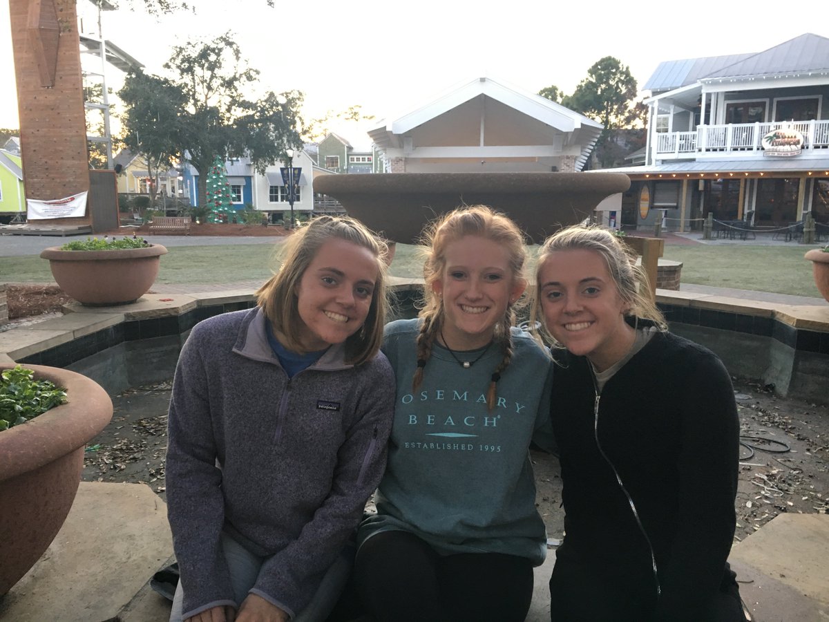 jwelsh220's tweet photo. @RSeidel_NBCT #APUSH220 Over Winter Break I went to Rosemary, Florida with @hwelsh220 and @efarleyy!!! https://t.co/7nT1jfDf2n