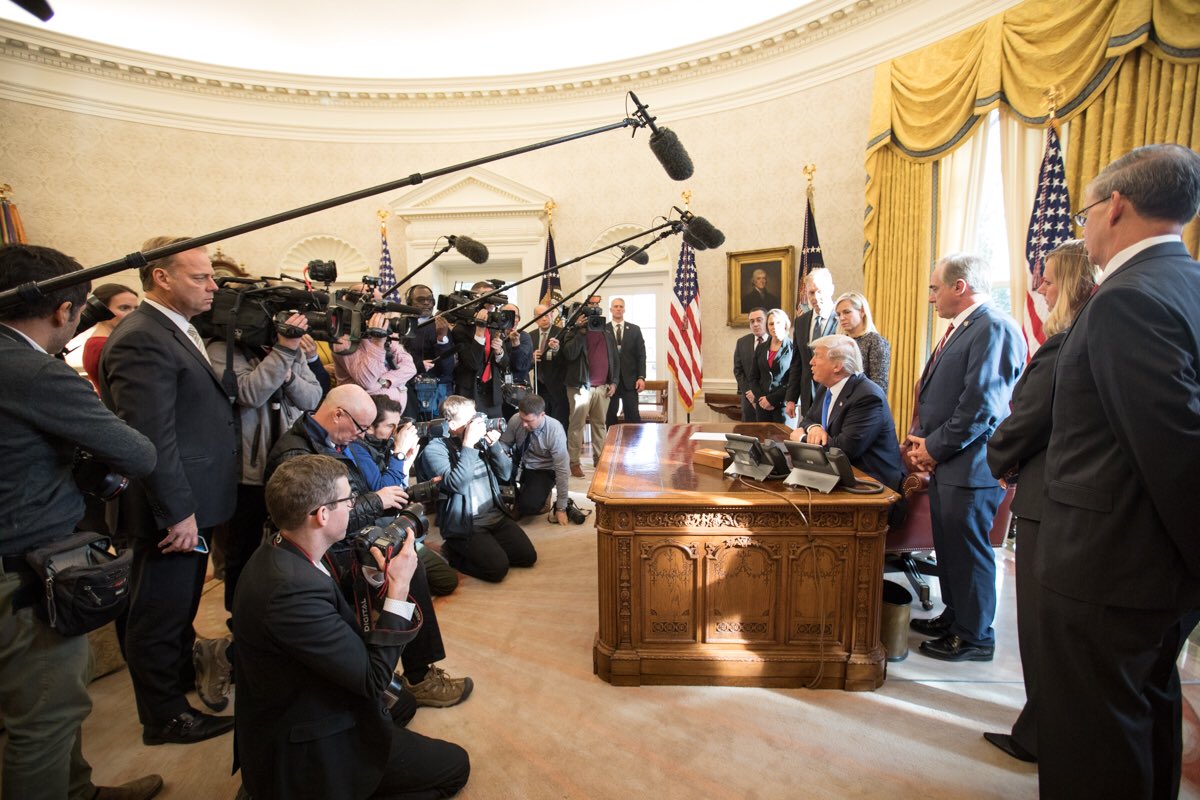 realDonaldTrump's tweet photo. Today, it was my great honor to sign a new Executive Order to ensure Veterans have the resources they need as they transition back to civilian life. We must ensure that our HEROES are given the care and support they so richly deserve! https://t.co/0MdP9DDIAS https://t.co/LP2a8KCBAp