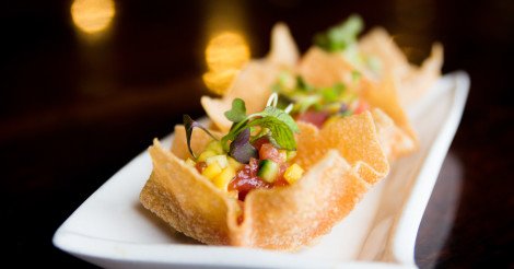 MissionAveOside's tweet photo. Yup, chef's killin' it tonight with our Sweet Poke Cups and a whole lot more! https://t.co/GpN97MTDLs