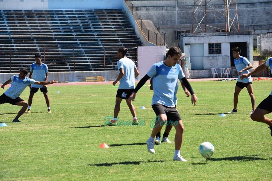 Planeta_Cerro's tweet photo. El plantel dio inicio a los trabajos de cara a las dos competencias que se vienen.
Fotos de @BrunoCerro22 de la practica de hoy. https://t.co/FpFLMz2K8M