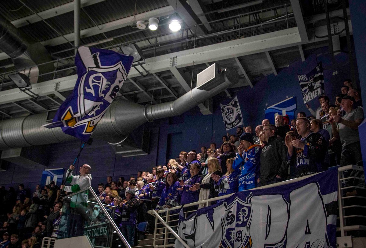 ClanIHC's tweet photo. 👏🏻 SECTION N 👏🏻: Showing their true colours and bringing the noise again during Sunday's home game against the @FifeFlyers 👍🏻⬇️

Purple Army, Purple Army, Purple Army 👏🏻

With thanks to @emmadockrelll for the photo 📷 https://t.co/dVlGdxxwAi