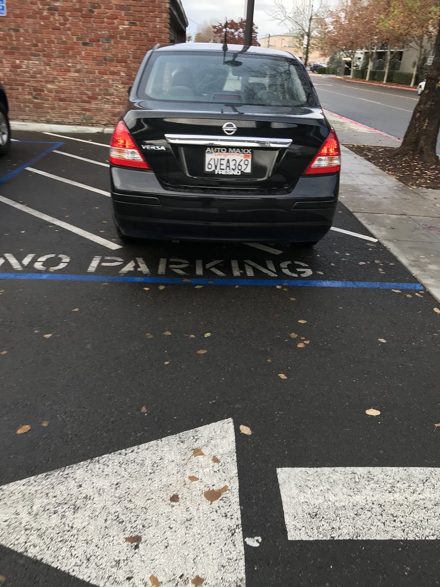 tgiddings03's tweet photo. Hey @joinFresnoPD, can you please do something about this person who parks in the handicapped no parking space at CRMC almost daily! https://t.co/2fKNq13cqC