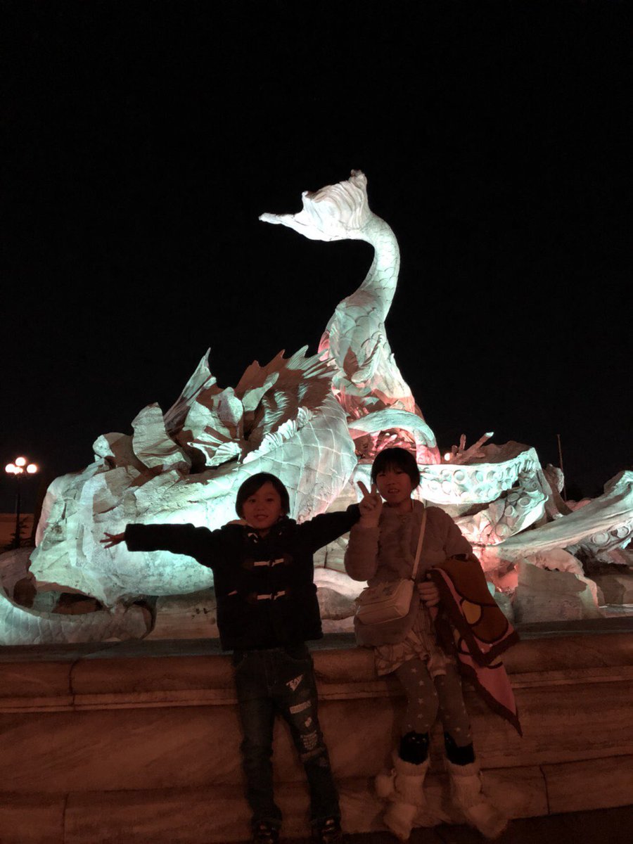 Reira Na Twitteru まにゃが大好きなオブジェ 魚とか魚じゃないのがいる と最後まで大興奮 昨日は星空がすごく綺麗でした 写真じゃ伝えきれないのが悲しい 舞浜 ディズニー ディズニーシー Tds ホテル Miracosta ミラコスタ ホテル前