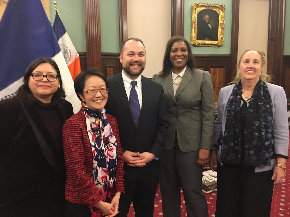 setochungster's tweet photo. “Isn’t it wonderful how this swearing in of an Asian American woman is emceed by a Latina former council member, remarks given by a Black woman in a house presided over by a gay white man.” @NYCPA at the swearing in of Councilmember @CM_MargaretChin @NYCSpeakerCoJo @galeabrewer https://t.co/mfo0KBZyyF