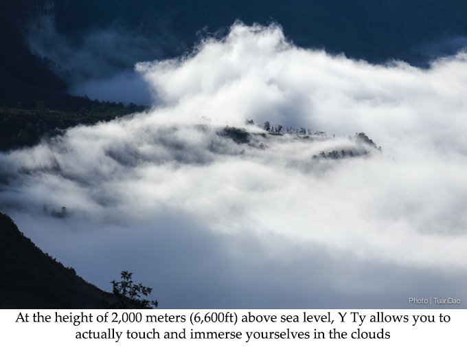 VNEvisaOrg's tweet image. ➡️📑Vietnam Travel News: ⛅️A TOUCH OF HEAVEN: CHASING CLOUDS ON VIETNAM’S ROOF☁

Hop on a motorbike and take a trip into the surreal world of Vietnam's northern mountains.

#vietnam #travel #traveltovietnam #vietnamtravelnews