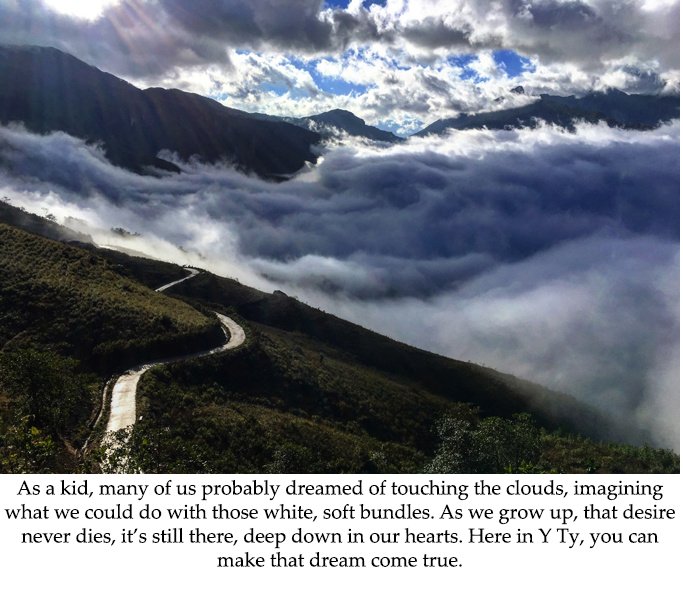 VNEvisaOrg's tweet image. ➡️📑Vietnam Travel News: ⛅️A TOUCH OF HEAVEN: CHASING CLOUDS ON VIETNAM’S ROOF☁

Hop on a motorbike and take a trip into the surreal world of Vietnam's northern mountains.

#vietnam #travel #traveltovietnam #vietnamtravelnews