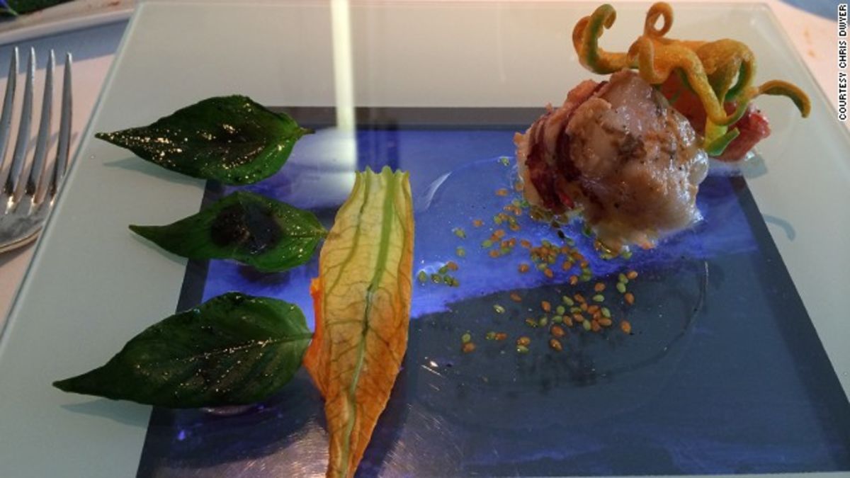 ShareARoom's tweet photo. The Spanish town defined by fine dining https://t.co/XiaIZfy8DQ https://t.co/hvzWW4n9r9