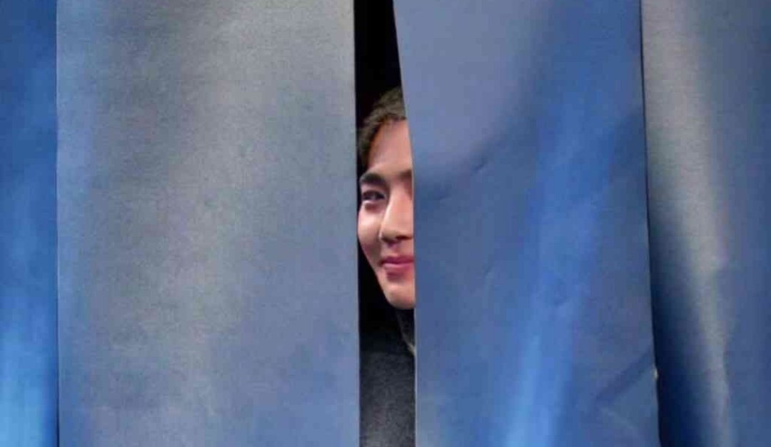sasscollects94's tweet photo. don't forget. junmyeon is watching....

@weareoneEXO #EXOL #BestFanArmy #iHeartAwards https://t.co/TynWMB8geC